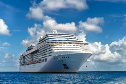 Comment bien s’habiller à bord d’une croisière : conseils pratiques pour chaque moment