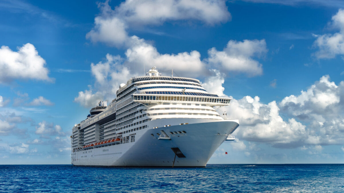 Comment bien s’habiller à bord d’une croisière : conseils pratiques pour chaque moment