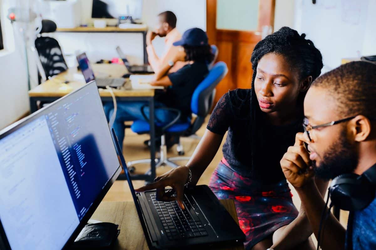 Des apprenants en développement web